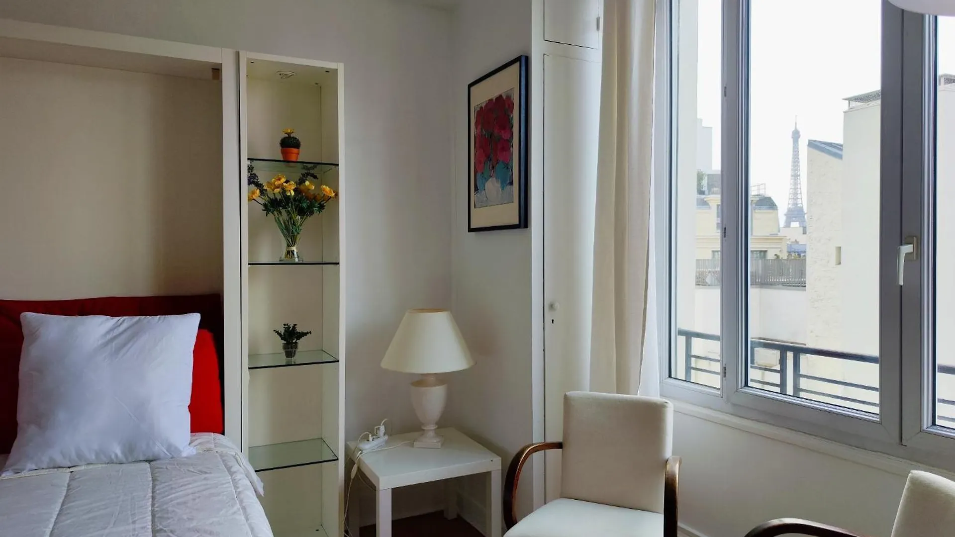 Avenue Franklin Roosevelt - 8 * Parijs
